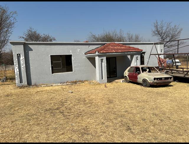 6 BEDROOM HOUSE FOR SALE IN PRESIDENT PARK